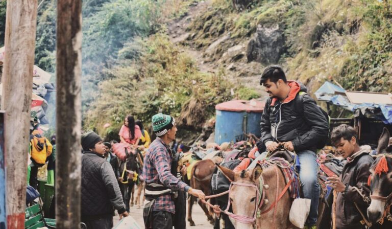 Chardham Yatra packing list — Chardham Yatra Packing List: Ultimate Sustainable Guide — Photo by Soubhagya Maharana on Pexels