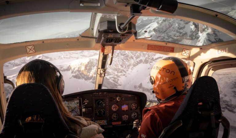 Dodham Yatra helicopter safety tips — Dodham Yatra Helicopter Safety: 7 Essential Tips — Photo by Christian Buergi on Pexels