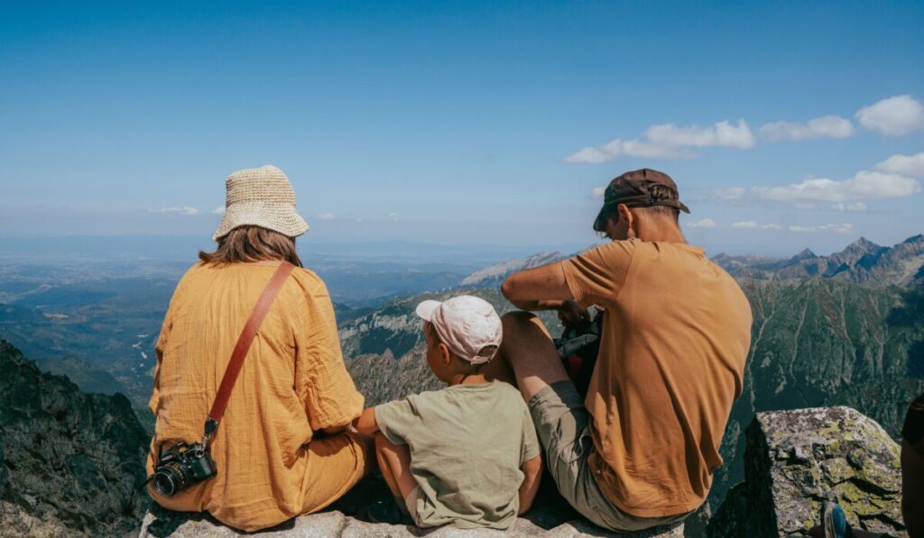 trekking with kids tips — Trekking with Kids Tips: 10 Essential Safety Rules — Photo by Artūras Kokorevas on Pexels